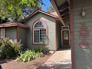 Building Photo - 3 BR/2BA Home In Tamarack Park East