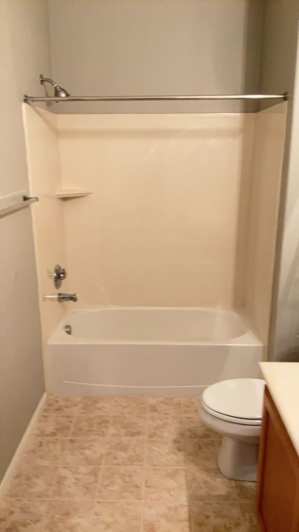 Building Photo - Condo 2 bedroom 2 bathroom Gated Entrance