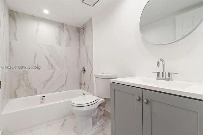 Building Photo - 805 NW 13th St