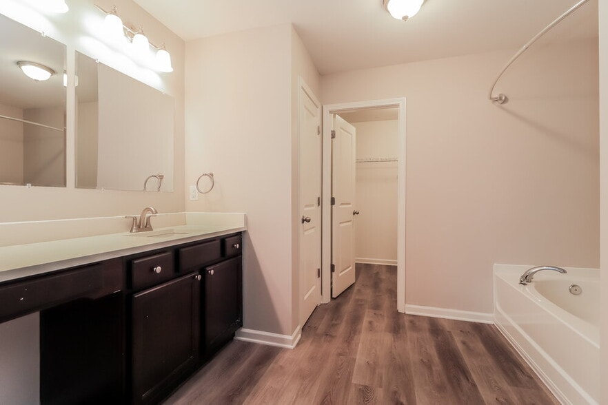 Building Photo - 20 Sycamore St