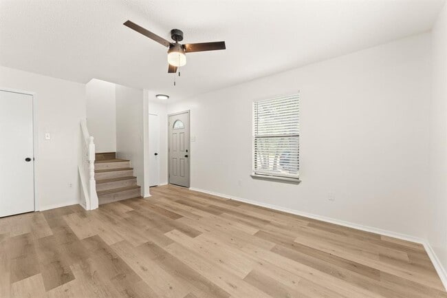 Building Photo - 15205 Cavalier Canyon Dr