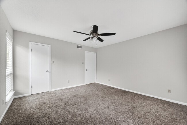 Building Photo - 3700 W Clay St