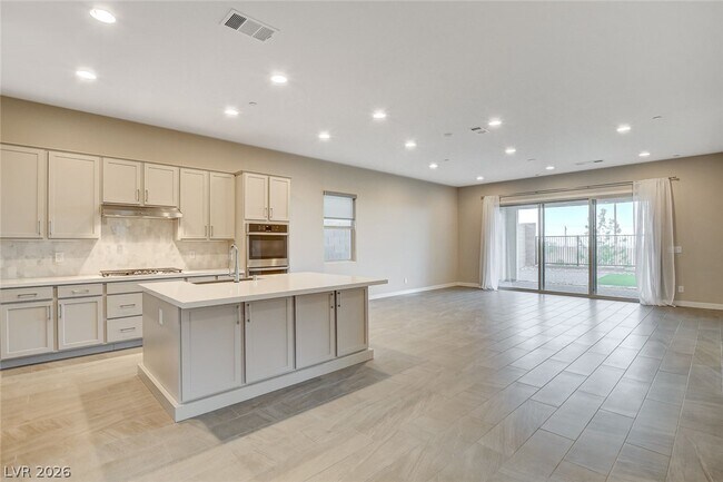 Building Photo - 94 Nine Mile Creek Dr