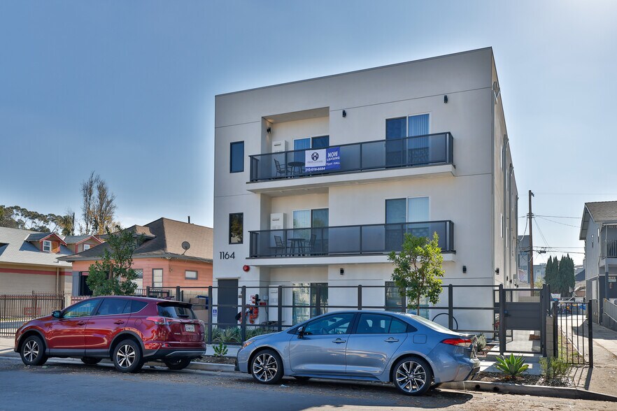 Building Photo - 1164 W 37th Pl