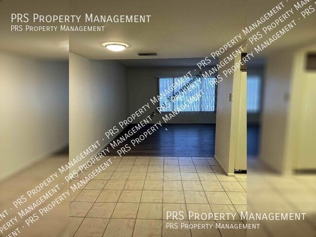 Building Photo - 4619 S Rita Ln