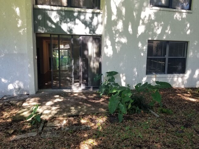 Building Photo - 2040 San Marcos Dr SE
