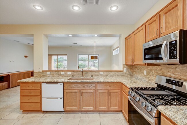 Building Photo - 2/2 BEAUTIFUL Single Story in Sun City Ant...