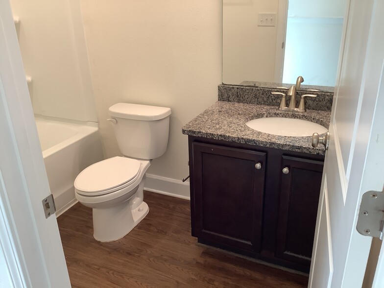 Building Photo - 10327 Watercrest Ct