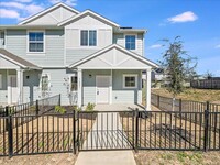Building Photo - 16801 Radiant Dr