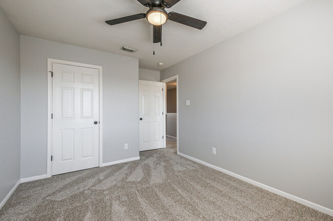 Building Photo - 12402 Greenmesa Dr