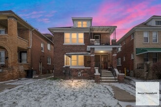 Building Photo - 2649 Pasadena St