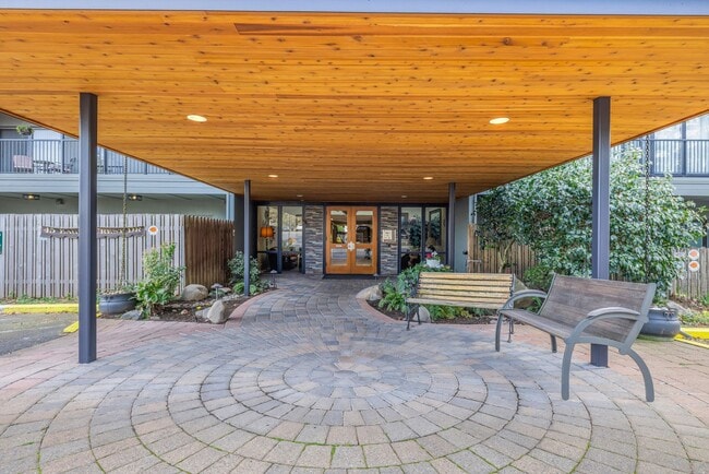 Building Photo - Sweet & Cozy 2 Bed 1 Bath condo available now! Lake Oswego - 1 Month Free