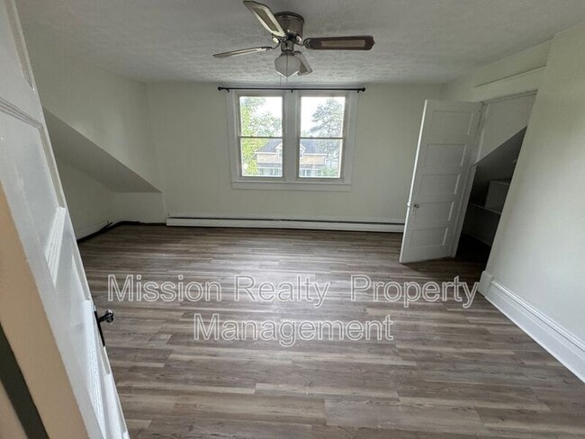 Building Photo - 2132 Ginter St