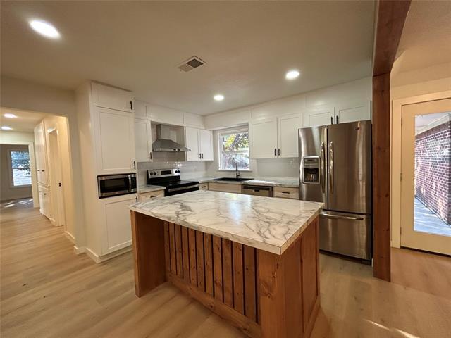 Building Photo - 6200 Windermere Pl