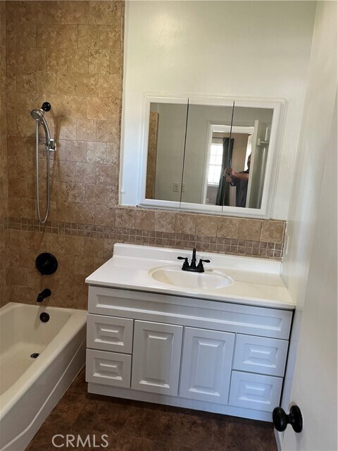 Building Photo - 9358 Claymore St