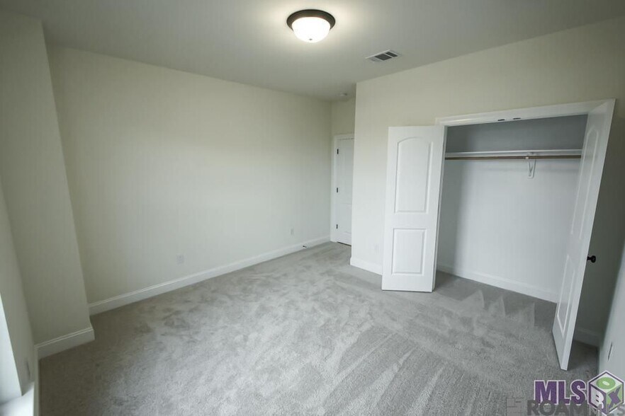 Building Photo - 10904 Maitland Ave