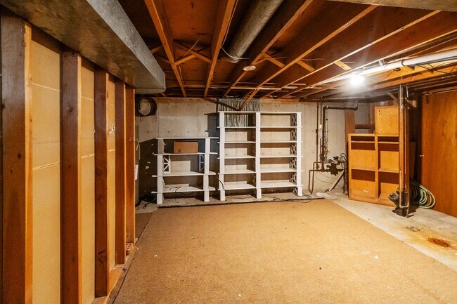 Building Photo - 1422 S Monroe St