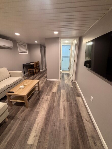 Building Photo - 15 N Wickliffe Cir