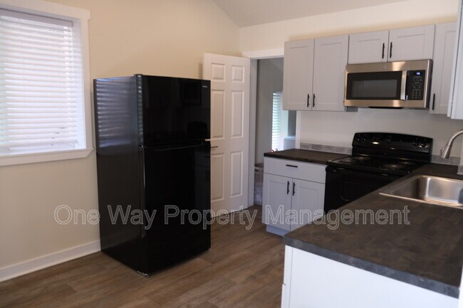 Building Photo - 1412 7th Ave