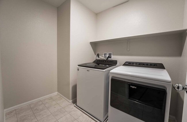 Building Photo - BEAUTIFUL BRAND NEW 2 STORY HOME FOR RENT!
