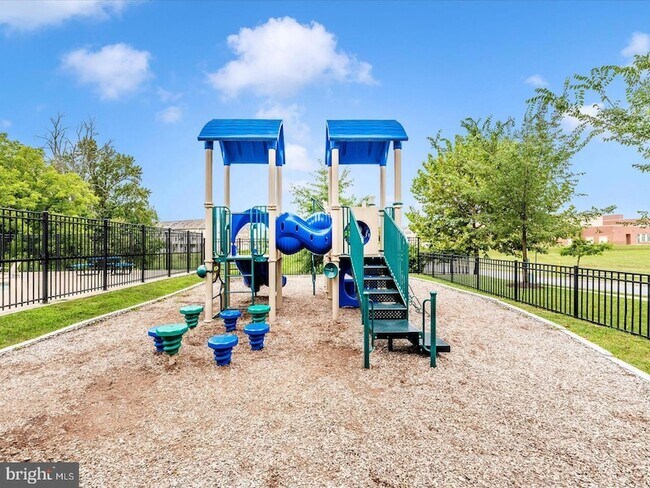 Building Photo - 9374 Seney Ln