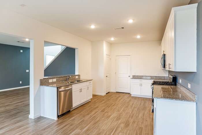 Building Photo - 5707 Finely Run St