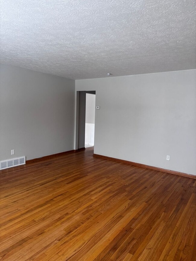 Building Photo - 6311 Theota Ave