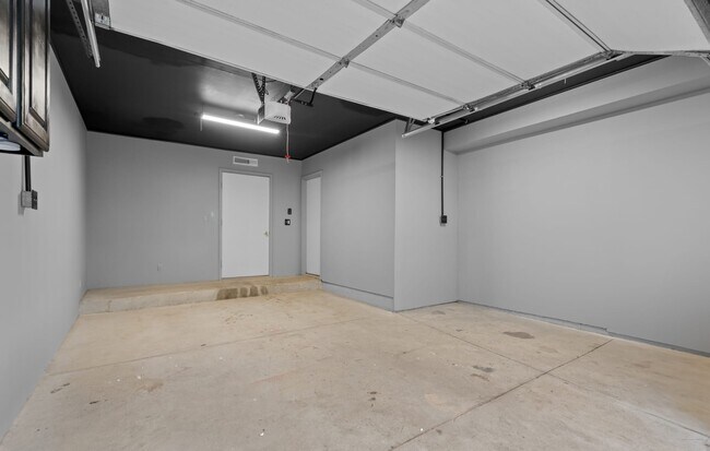 Building Photo - 51663 Hale Ln