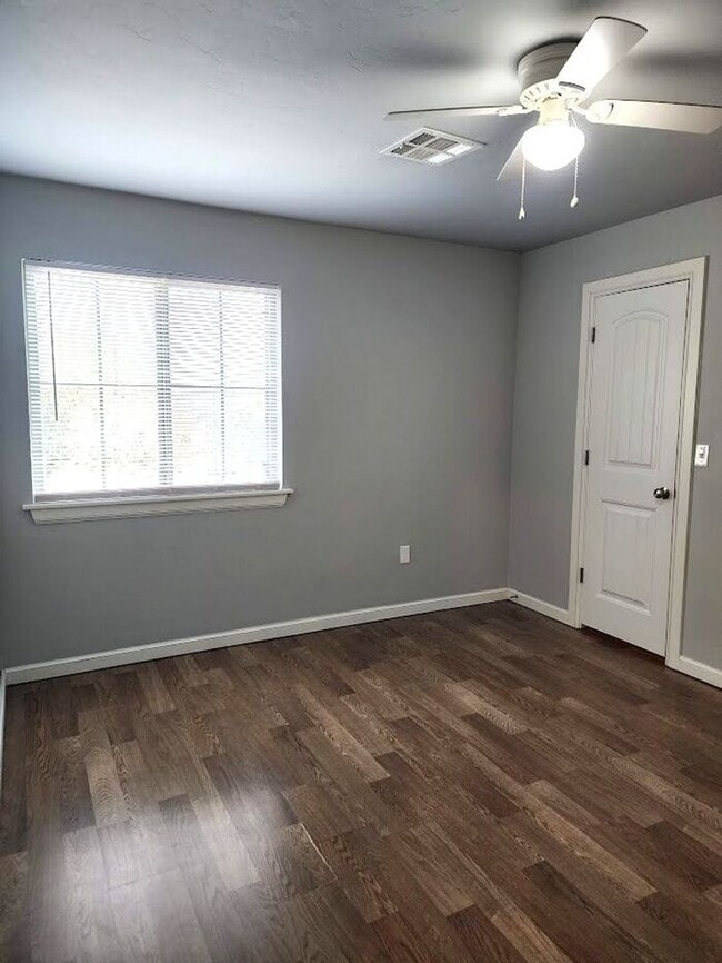 Building Photo - Spacious 5 Bedroom 3 Bath In Highland Park Add in Edmond