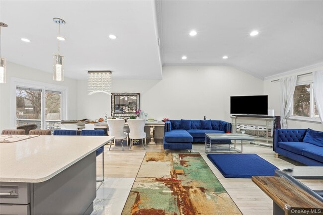 Building Photo - 18 South Dr