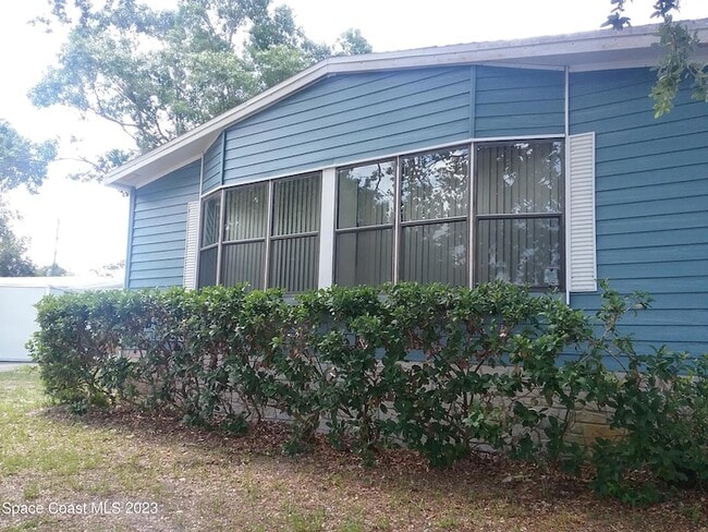 Building Photo - 1609 Ridge Dr