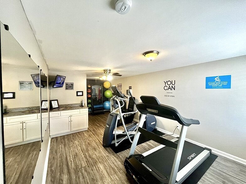 Building Photo - Lynn Haven Cove Apartments