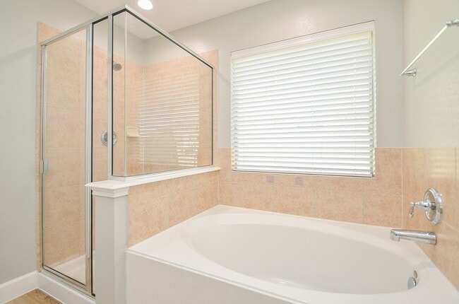 Building Photo - 2103 Orchard Frost Dr