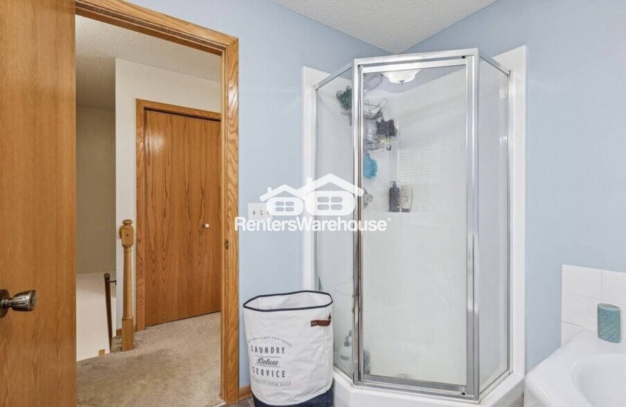 Building Photo - 8829 Branson Dr