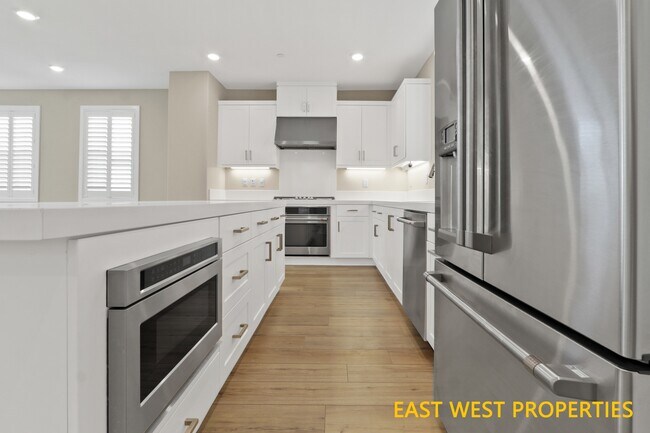 Building Photo - 25 Stetson St