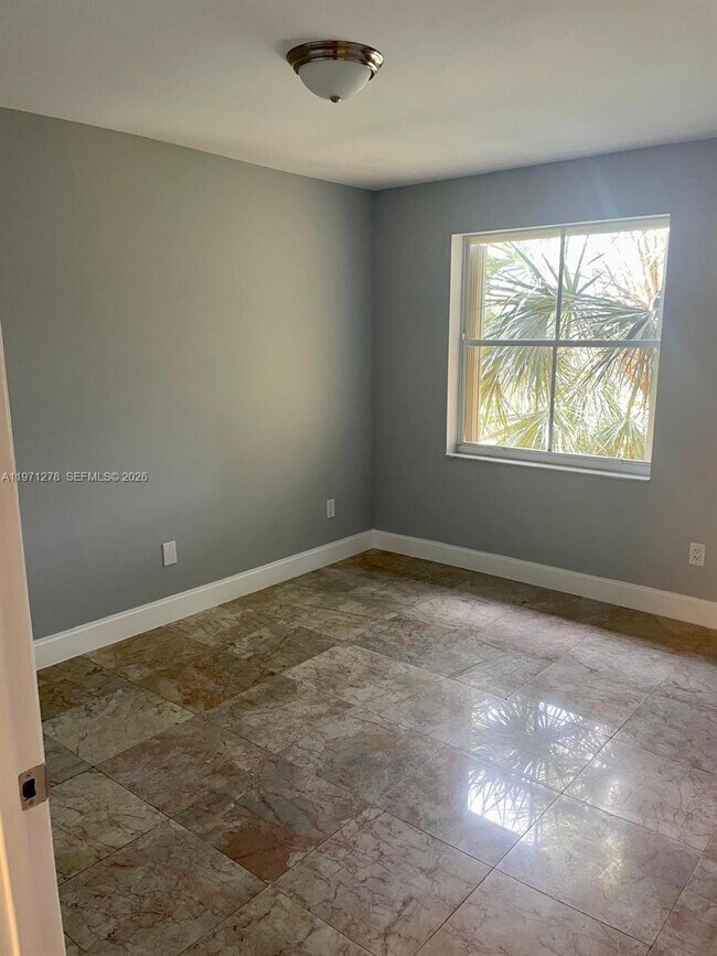 Building Photo - 165 NW 96th Terrace