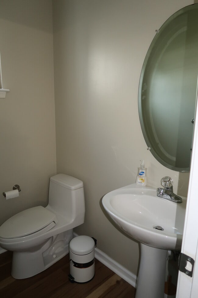 Building Photo - 5816 Reon Ct