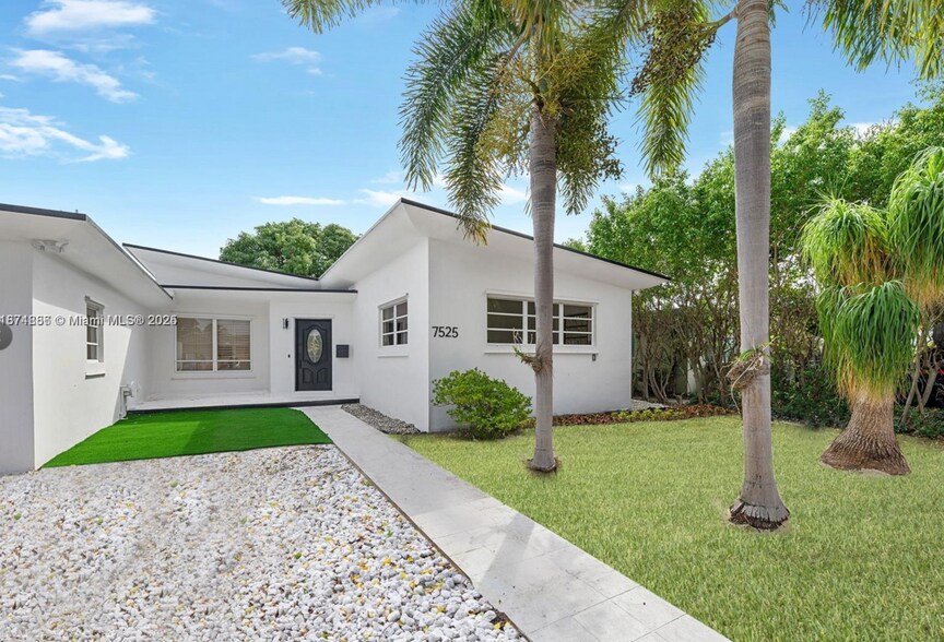 Primary Photo - 7525 Adventure Ave