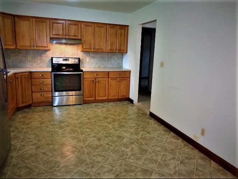 Kitchen to living room - 312 N Main St