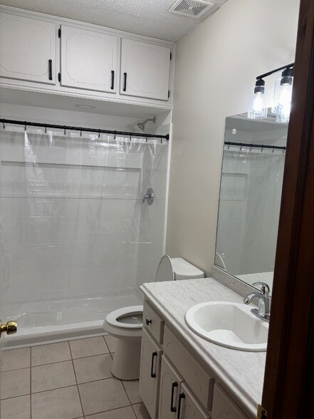 Building Photo - 3027 Waterworks Rd