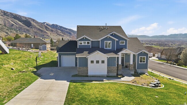Building Photo - 1888 Palomino Cir