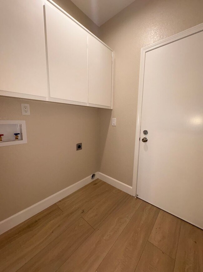 Building Photo - 798 Shannon Dr