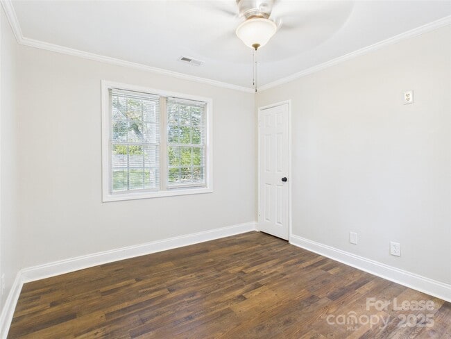 Building Photo - 1031 Deas St