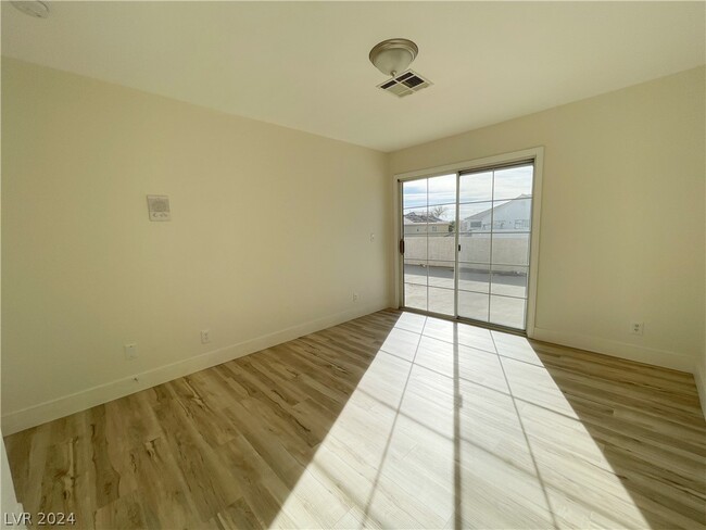Building Photo - 7732 Crenshaw Way