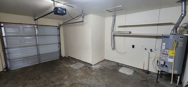 Building Photo - 5501 Huisache St