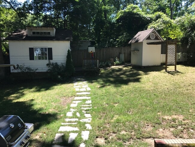 Building Photo - Beautiful 4bdrm/2.5 bath Cape-cod  located in the West End!