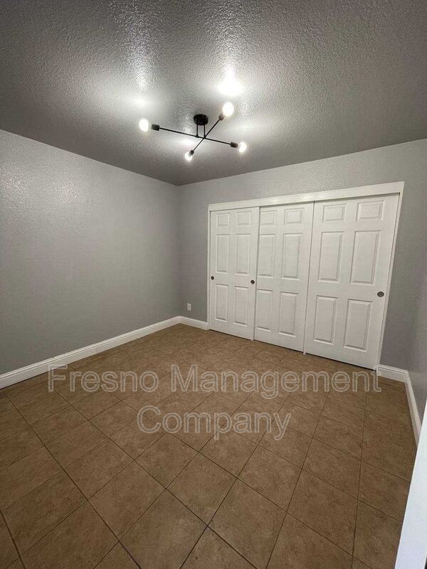 Building Photo - 3306 W Shields Ave