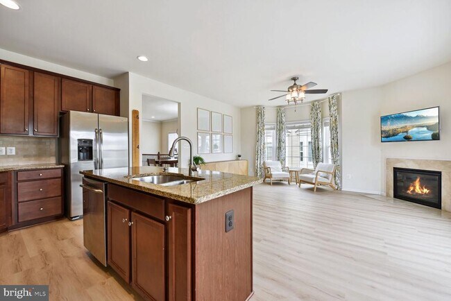 Building Photo - 25148 Sweet Myrtle Square