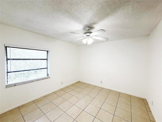 Building Photo - 640 NW 13th St