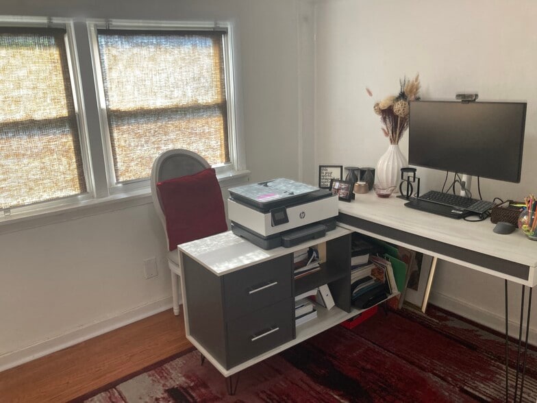 3rd bedroom or office - 1716 Dodge Ave